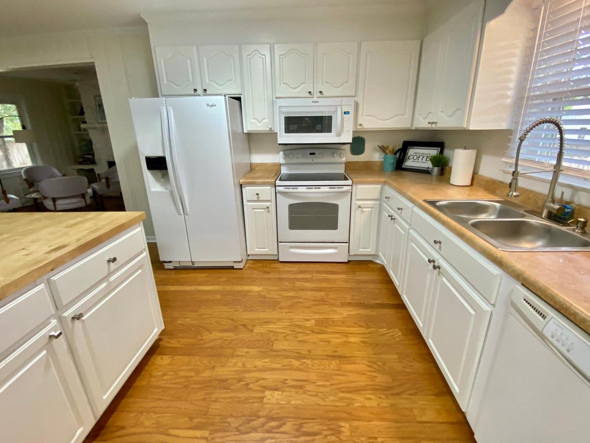 Pack Your Bags And Leave Tonight! Holiday home Wilmington